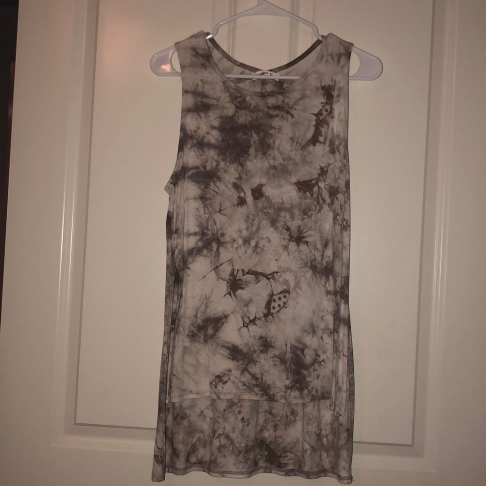 tie dye tank !! never worn !!!!